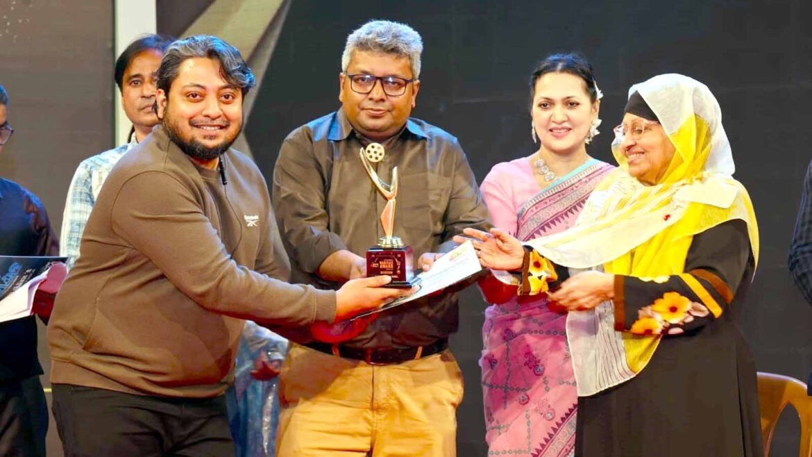 Faridul Islam Rubel gets BABISAS Award
